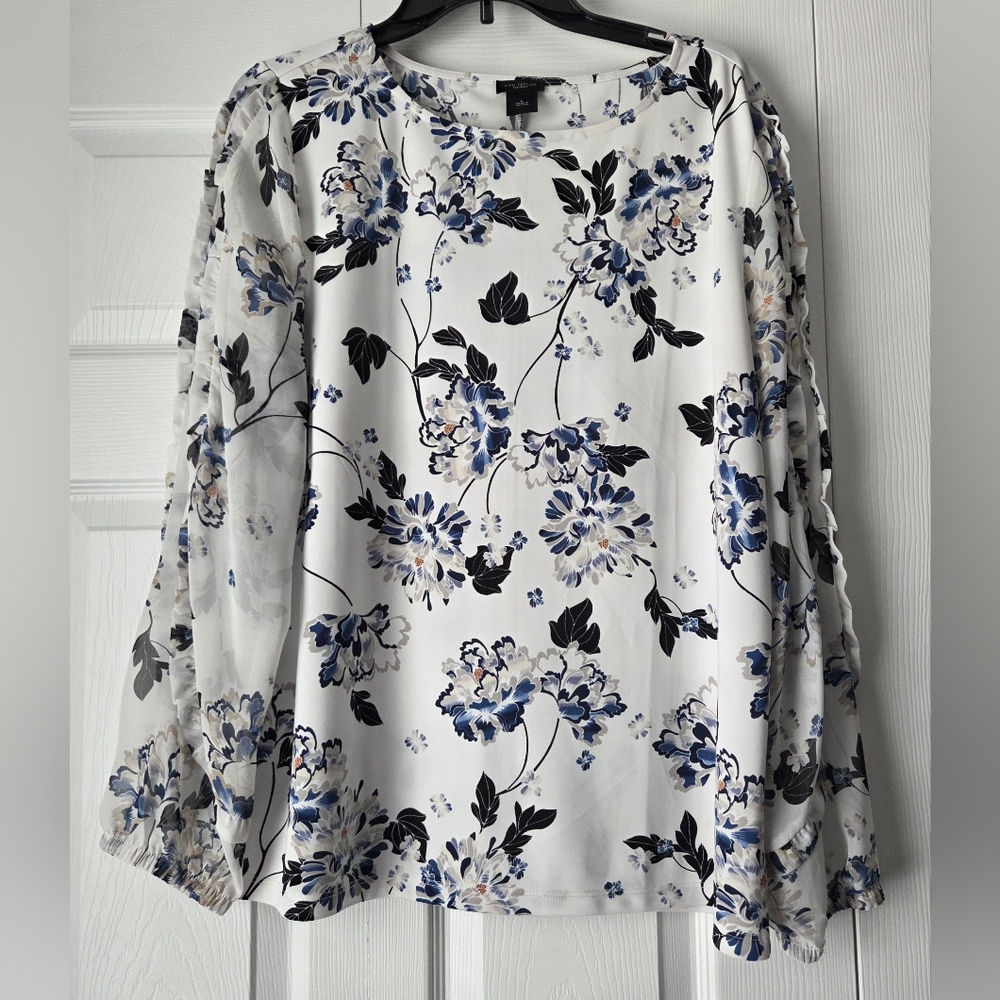 Ann Taylor Factory White Blouse with Blue Floral Print Size L - Picture 2 of 13